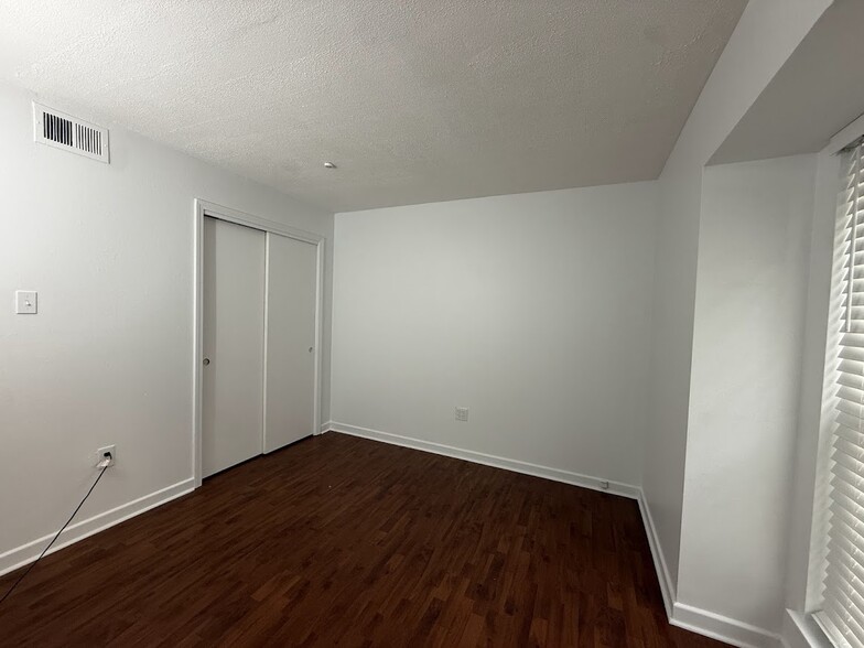 Building Photo - 11271 Florida Blvd