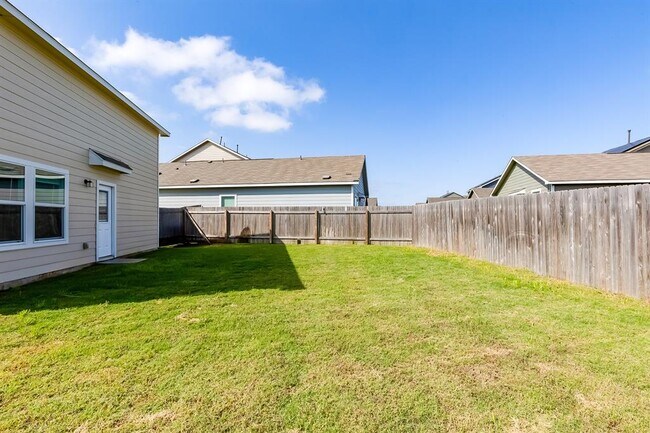 Building Photo - 415 Geode Glen
