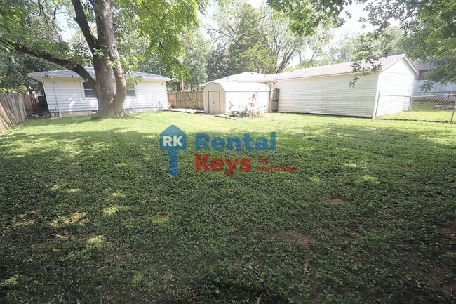 Building Photo - 2559 Sweetser Ave