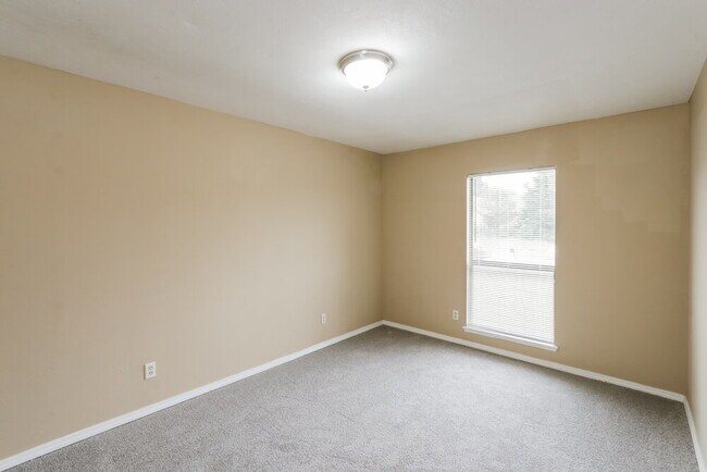 Building Photo - 3809 Hunters Trail