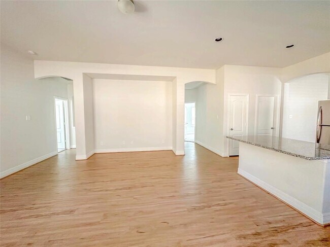 Building Photo - 27150 Grey Fox Run