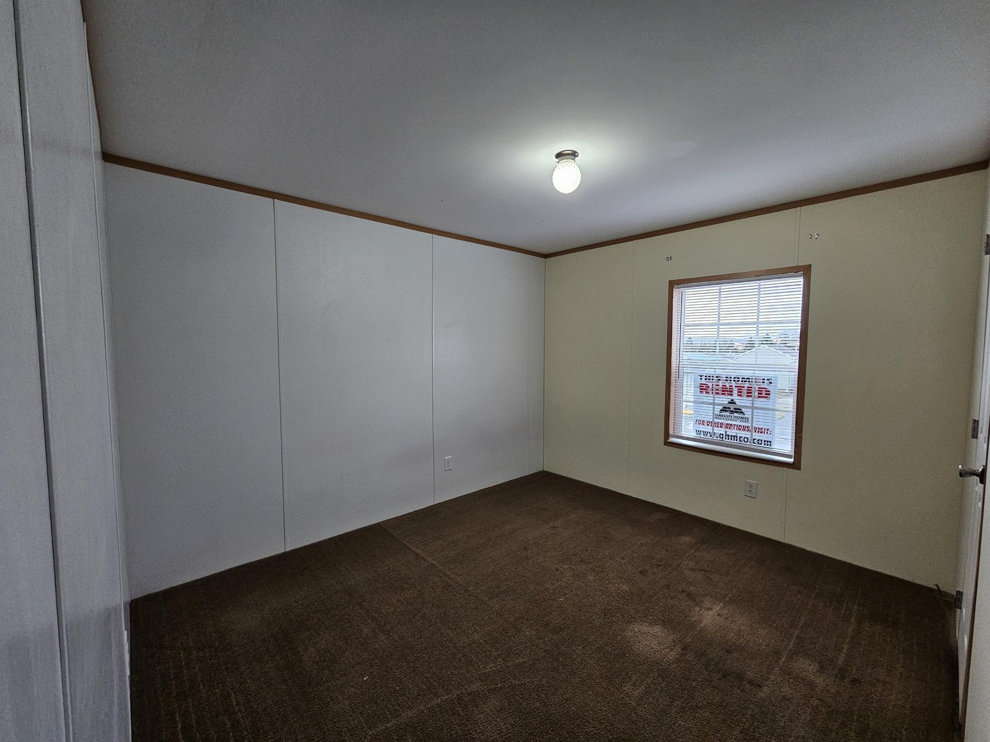 Building Photo - 4 Parkview Dr