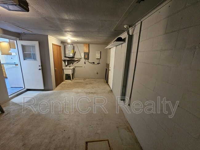 Building Photo - 4020 Pleasant Ridge Dr