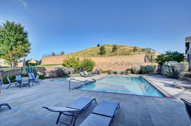 Building Photo - Arvada - Check out this 1 bed / 1 bath BEA...