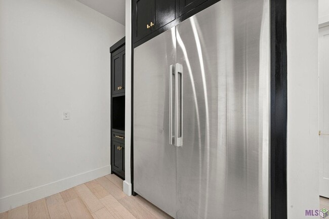 Building Photo - 9825 Fawn Vw Dr