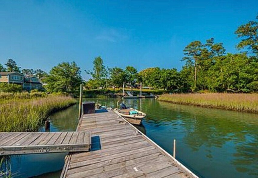 Building Photo - 241 H L Smith Rd