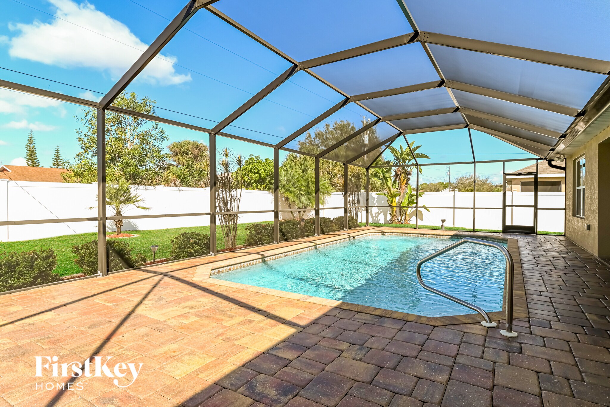 Building Photo - 1716 SW 1st Ave