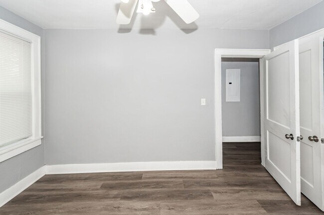 Building Photo - 3 Bedroom, 1 Bathroom Home in Dorchester Terrace - North Charleston