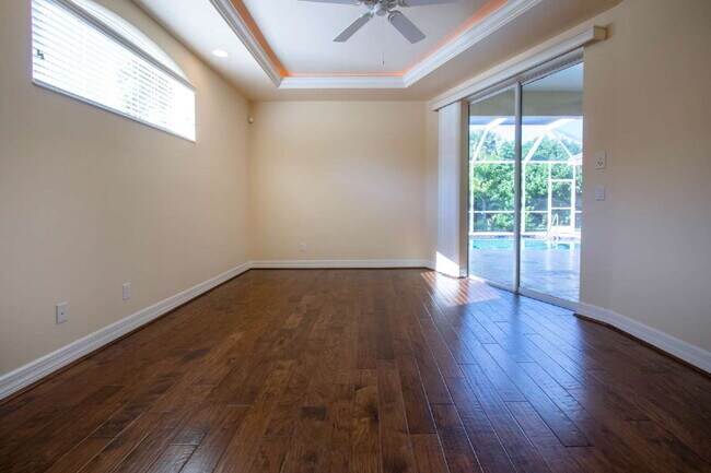 Building Photo - Rarely available executive home in The Hammocks is ready to rent on a long-term lease.