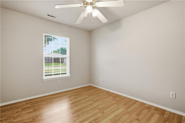Building Photo - 6402 SW High Meadow Blvd