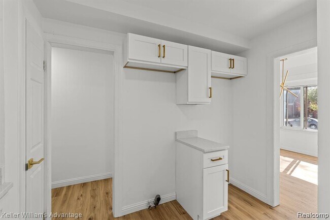 Building Photo - 20558 Oakfield Ave