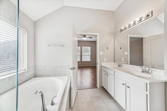 Building Photo - 19223 Fisher Ridge Ln