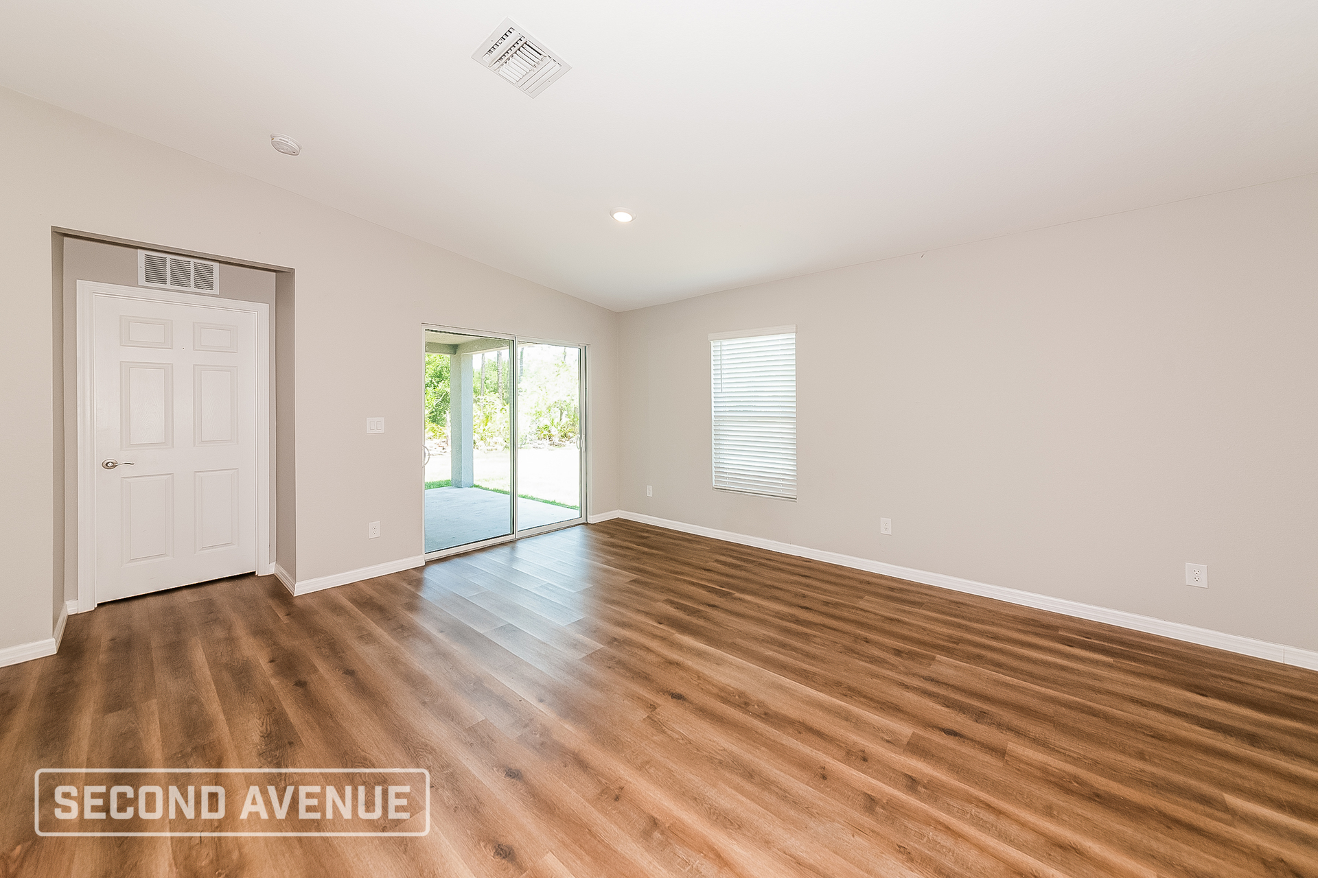 Building Photo - 8206 Latour Ave
