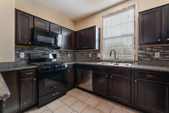 Building Photo - Gated Community  Home