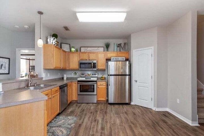 Building Photo - 401 Peoria Blvd