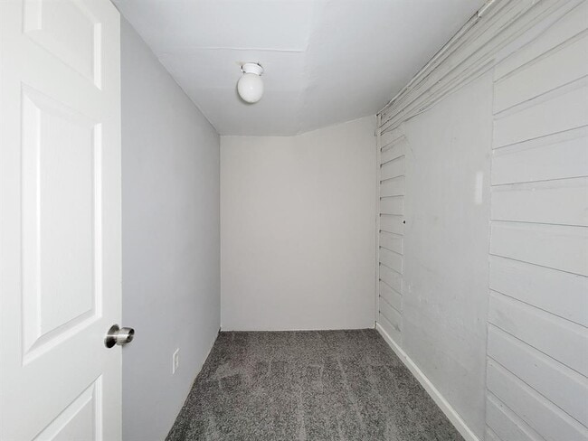 Building Photo - 111 Wisteria St