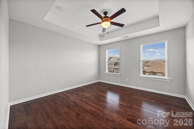 Building Photo - 827 Ayrshire Ave