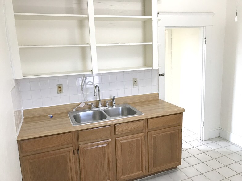 Building Photo - 45 Sunnyside Dr