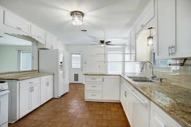 Building Photo - 3807 Murworth Dr