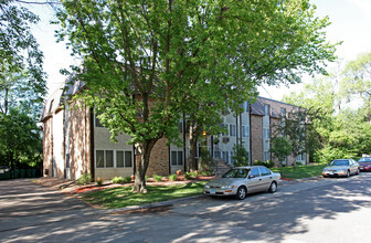 Building Photo - Greenway Commons