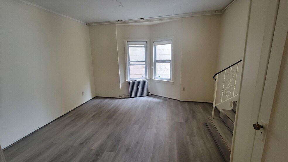 Building Photo - 90 Ackerson St