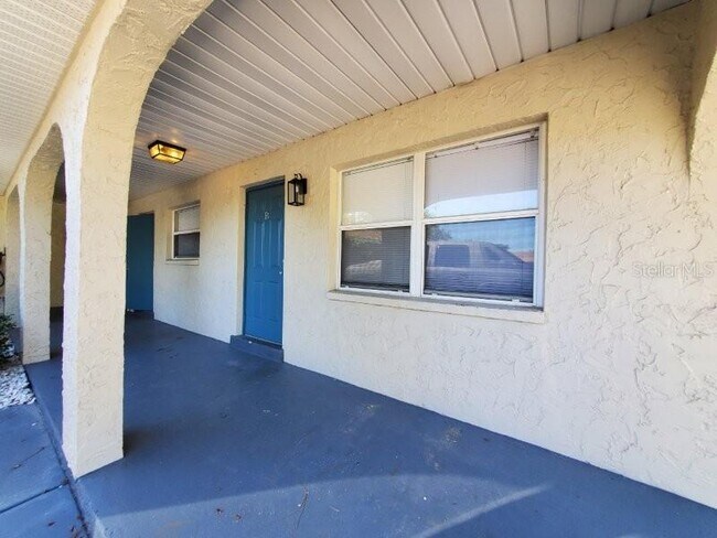 Building Photo - 4387 Sibley Bay St