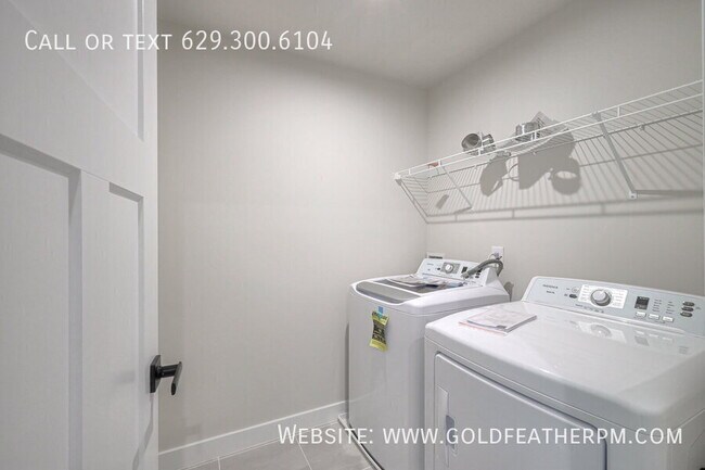 Building Photo - 2009 Walnut Ln