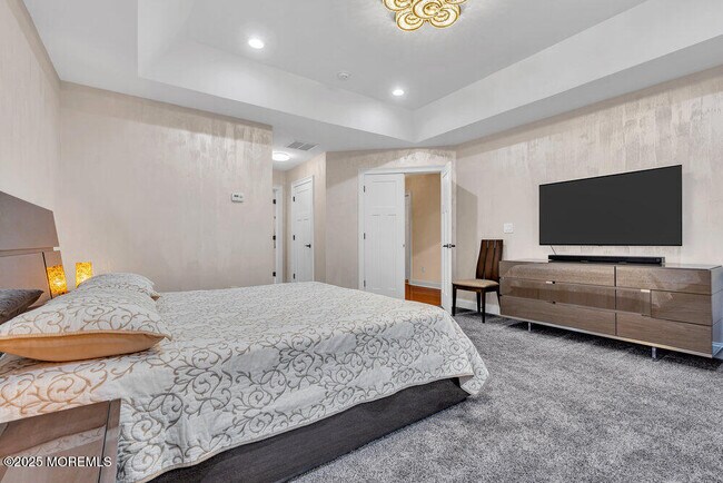 Building Photo - 47 McCormick Ave N