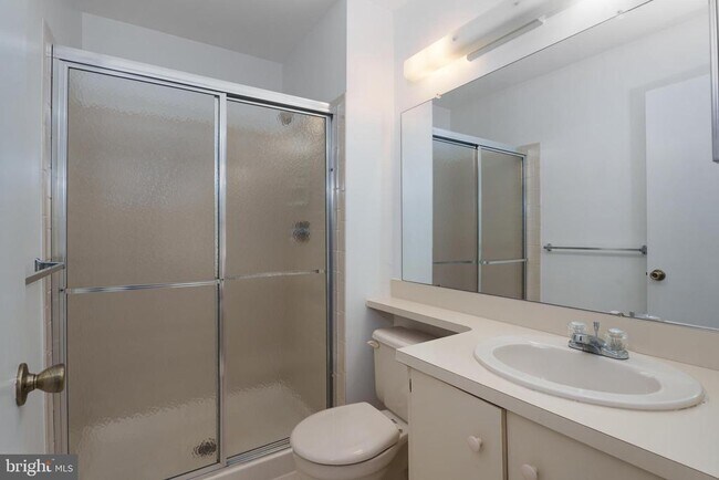 Building Photo - 11 Abelia Ct