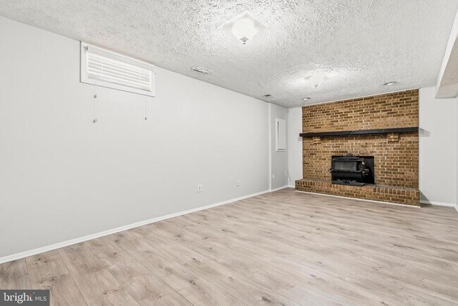 Building Photo - 4600 Brentleigh Ct