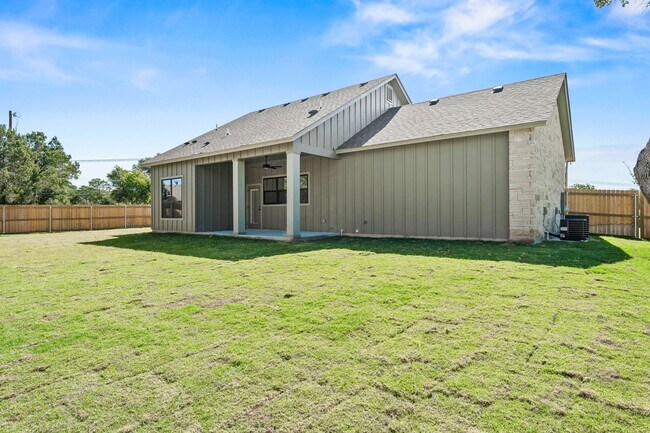 Building Photo - 1356 Morgan's Point Rd
