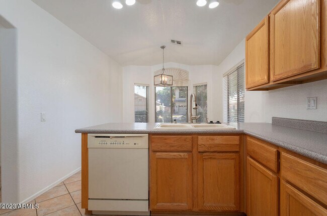 Building Photo - 1452 W Blue Ridge Way