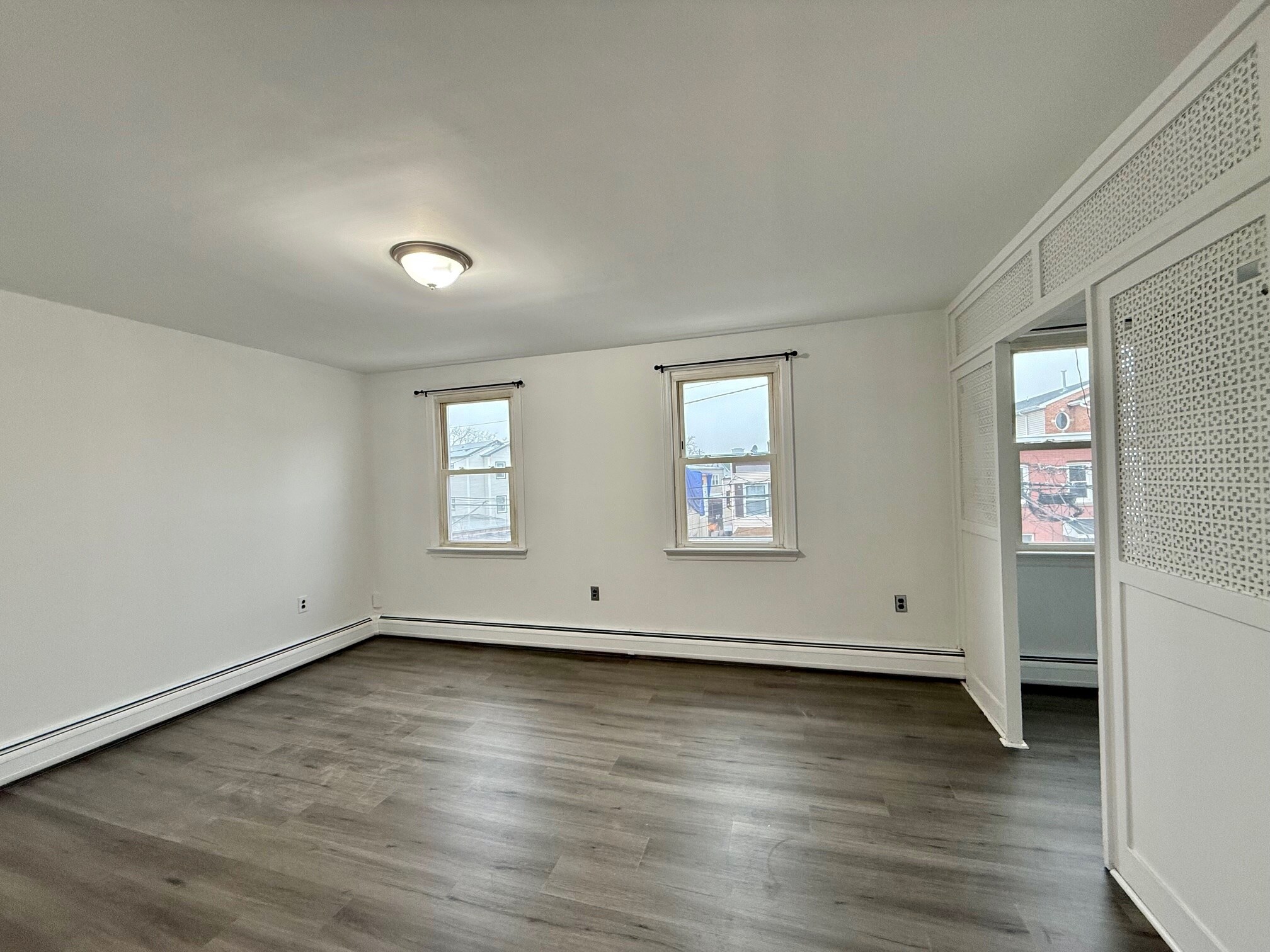 Building Photo - 215 William St