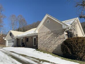 Building Photo - 664 Bear Branch Rd