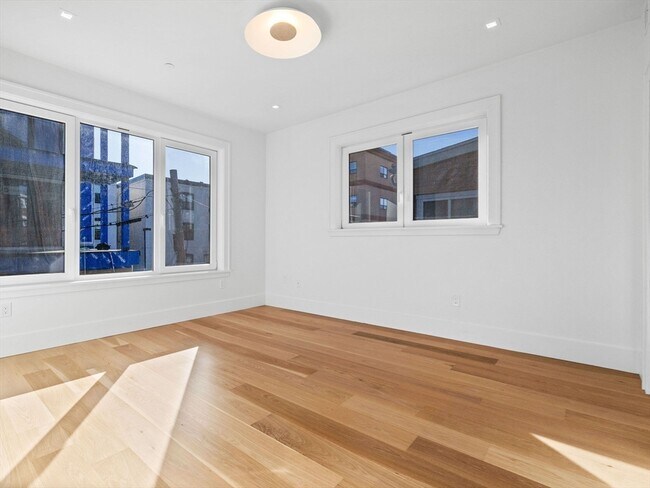 Building Photo - 12-14-14 Deer St