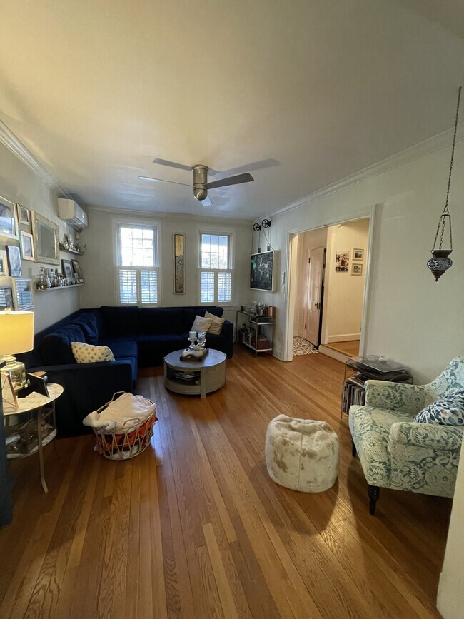 Building Photo - 1833 Burke St SE