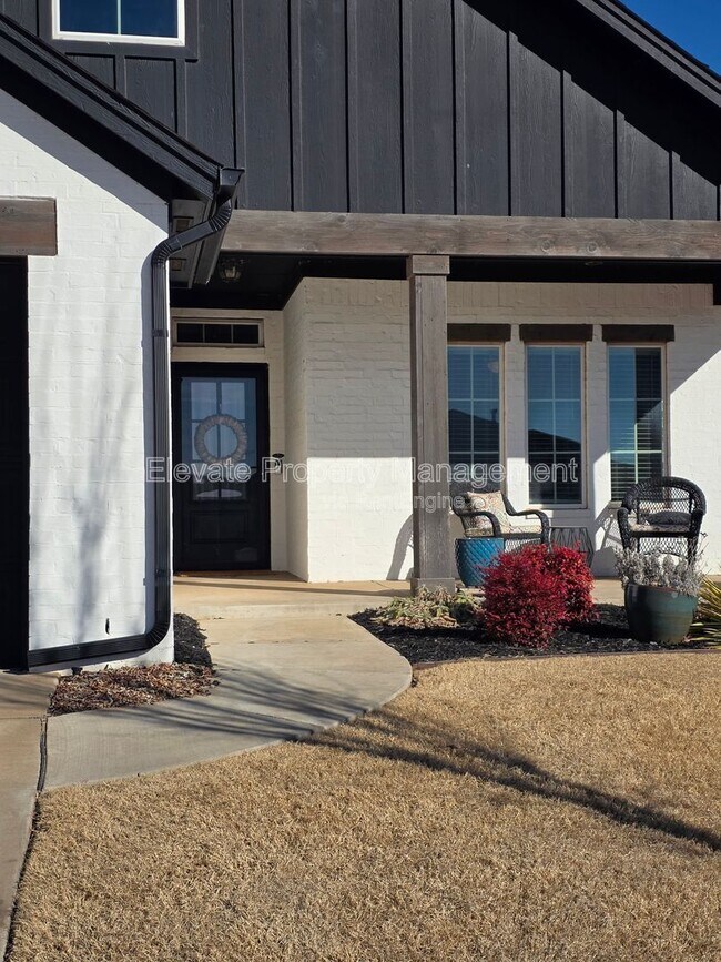 Building Photo - 1101 Sawmill Rd