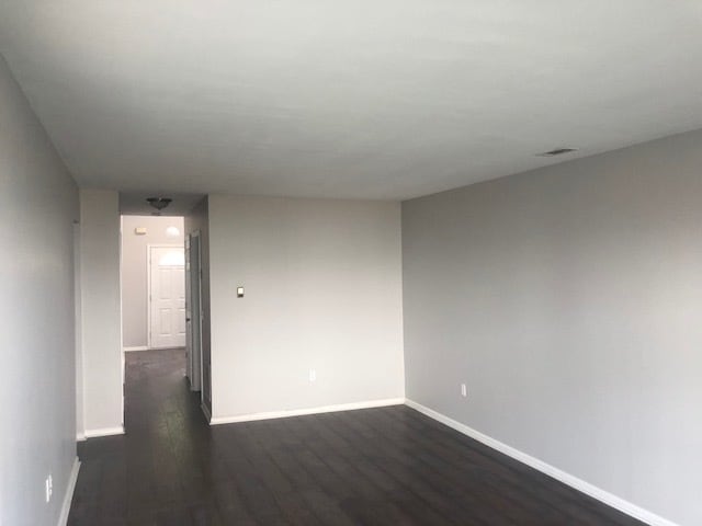 Building Photo - 3 Bedroom 2.5 bath w/1 car garage - Countr...