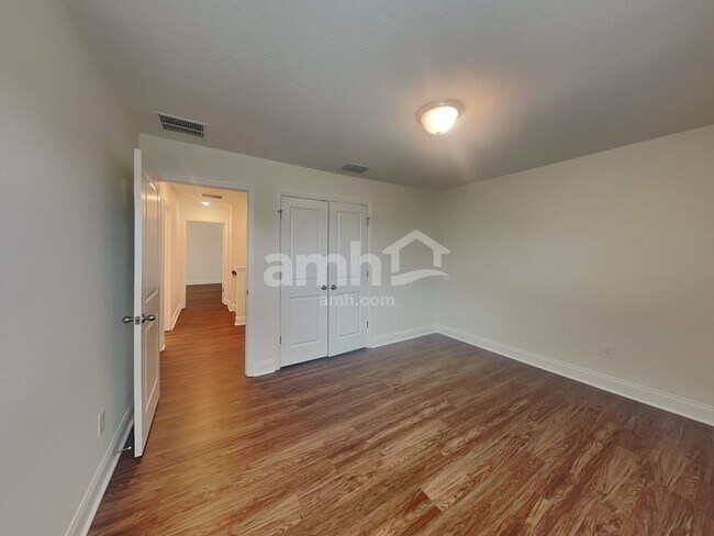 Building Photo - 1353 Mount Logan Dr