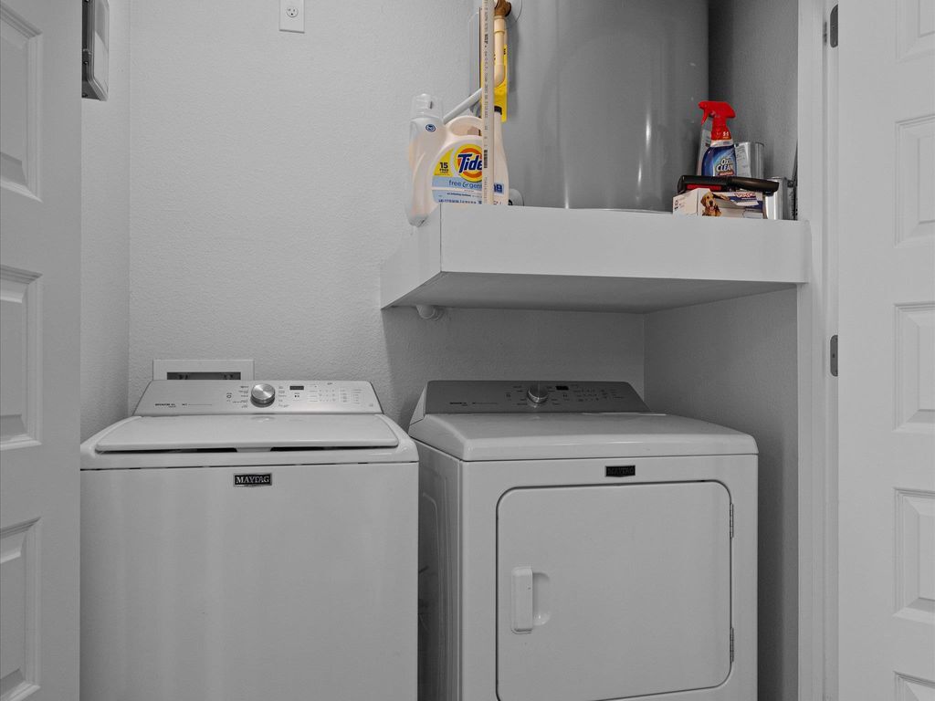 Laundry - 2213 Poquito St
