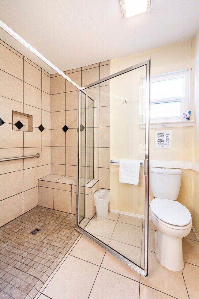 Building Photo - 2305 Trailside Dr