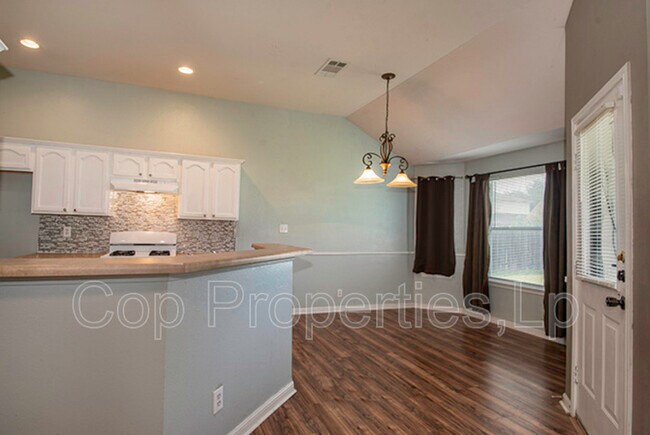 Building Photo - 8510 Trumpet Cir