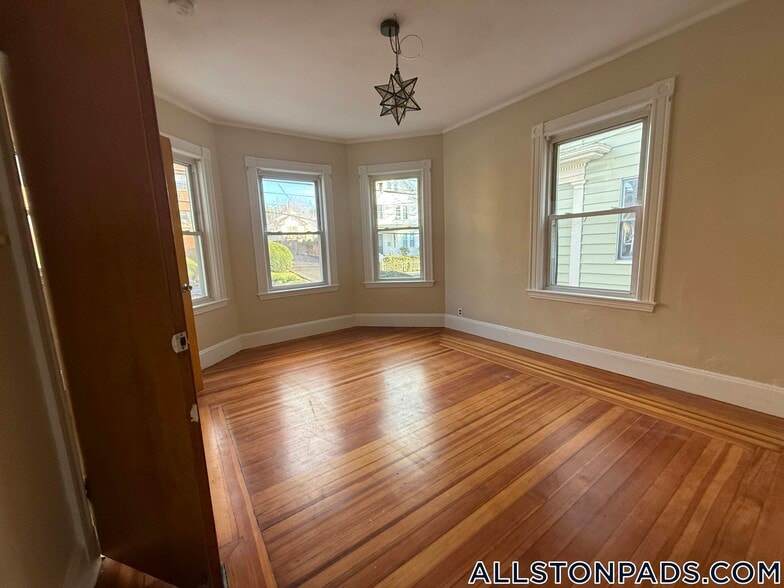 Building Photo - 35 Allston St