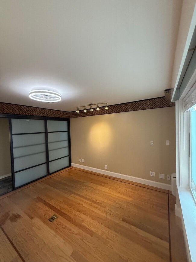 Unit 2 Living Rm - 1510 NE 170th St