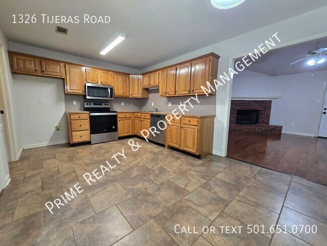 Building Photo - 1326 Tijeras Rd