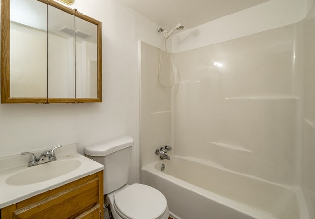 Building Photo - 13314 86 Ave E