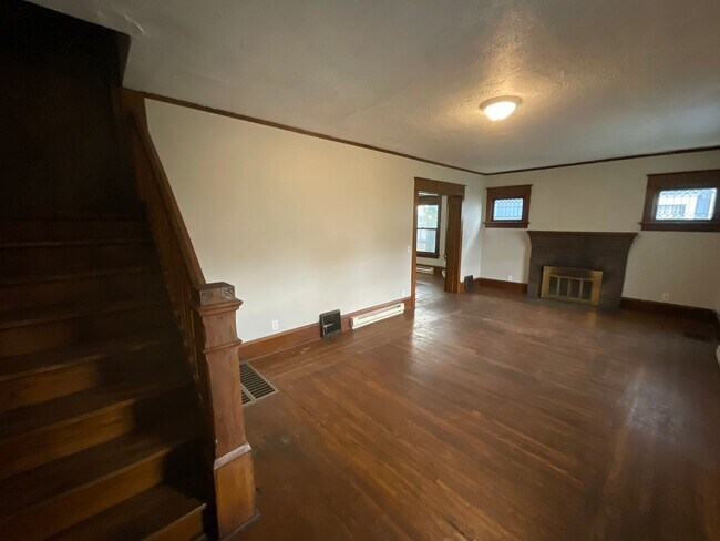Building Photo - 1212 18th St NW