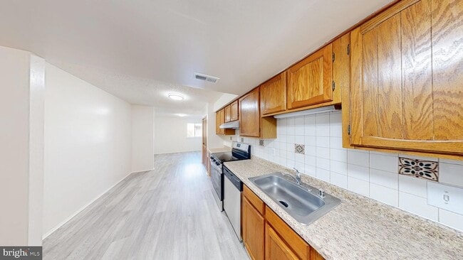 Building Photo - 7197 Cimarron Ct