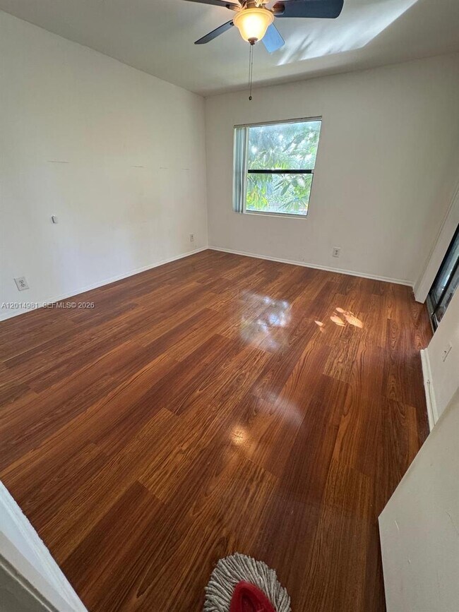 Building Photo - 9999 Summerbreeze Dr