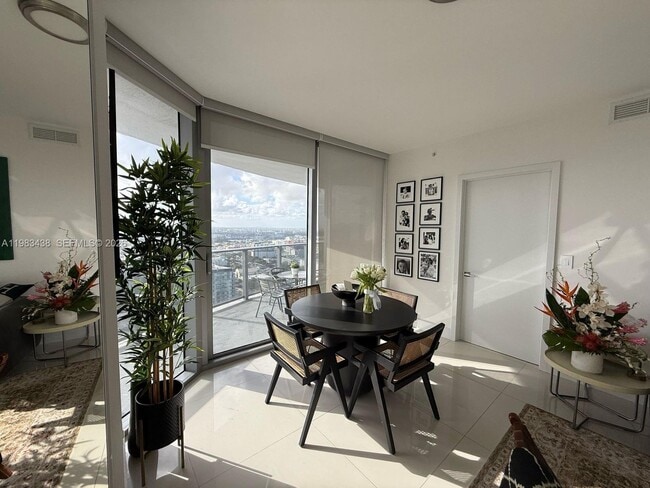 Building Photo - 488 NE 18th St